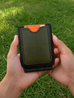 7 Amazing Benefits of a Premium Leather Money Clip Wallet